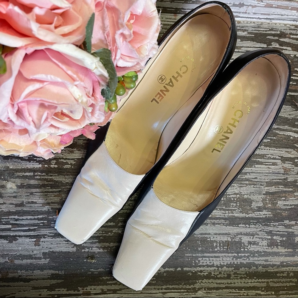 Vintage Chanel Pumps